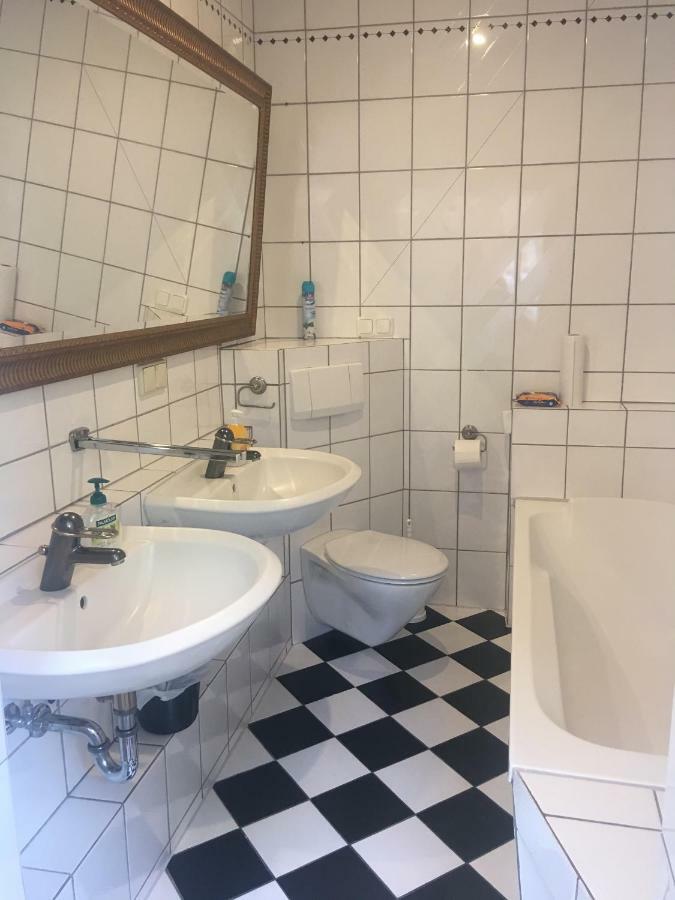 Apartment Am Friedrich Ebert Park Mit Ueber 100Qm Wohnflaeche Hamm  Exterior photo
